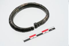 Foto von Bronzeperlarmreif (NHMW-PRAE-024295)